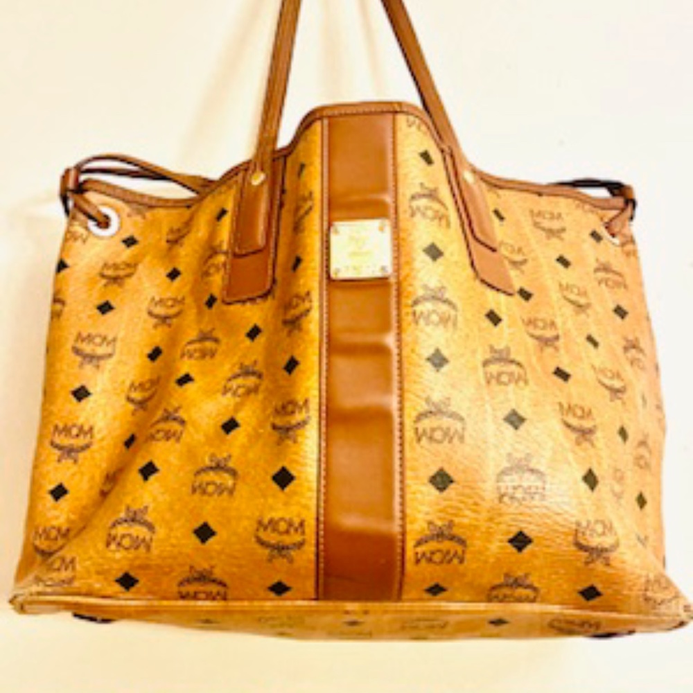 🌺Authentic MCM Liz Reversible Tote Bag